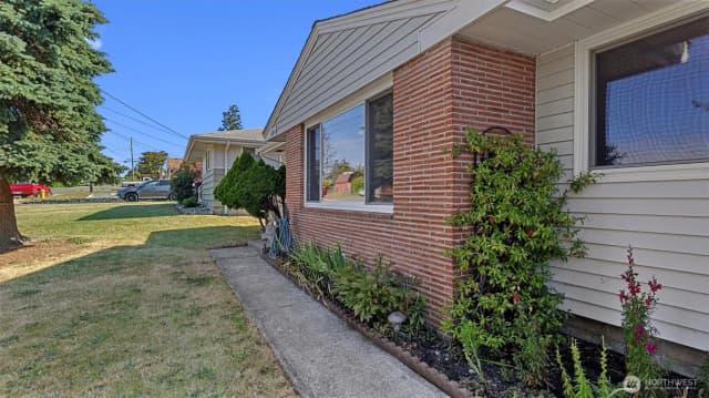 Property photo for 490 Se Pasek Street, Oak Harbor photo 5
