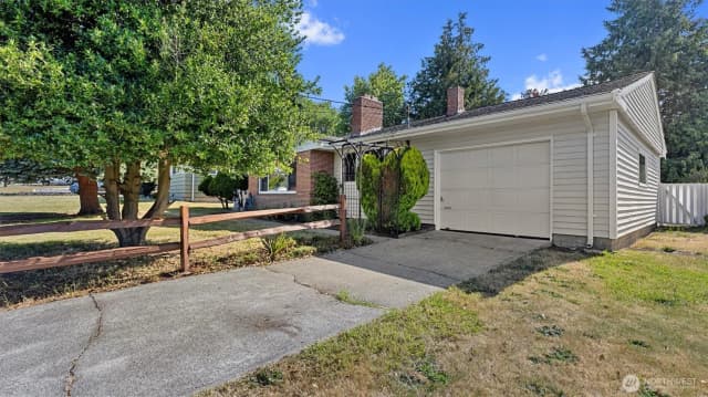 Property photo for 490 Se Pasek Street, Oak Harbor photo 4