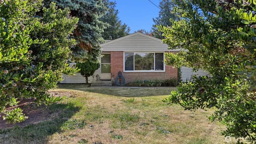 Property photo for 490 Se Pasek Street, Oak Harbor photo 3