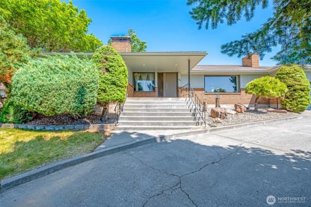 Property photo for 386 Mocliff Road, Ephrata