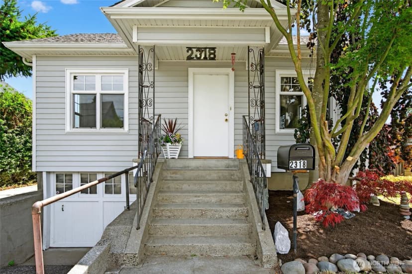 Property photo for 2318 F Street, Bellingham photo 6