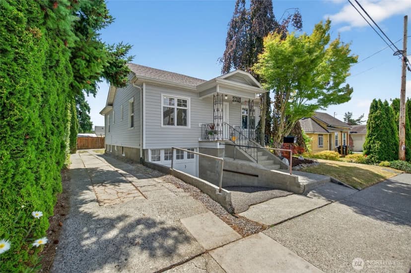 Property photo for 2318 F Street, Bellingham photo 3