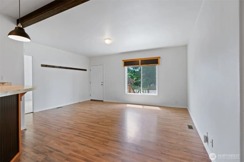 Property photo for 301 W 2nd Avenue, Kittitas photo 5