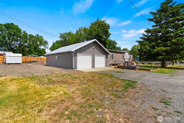 Property photo for 301 W 2nd Avenue, Kittitas photo 4