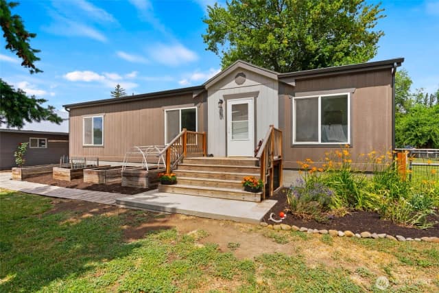 Property photo for 301 W 2nd Avenue, Kittitas