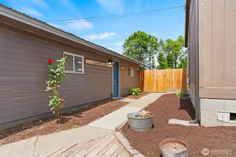 Property photo for 301 W 2nd Avenue, Kittitas photo 21