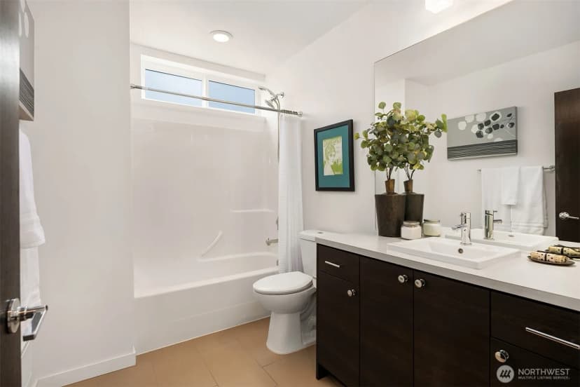 Property photo for 909 29th Avenue S, Seattle photo 21