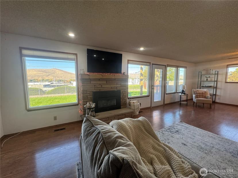 Property photo for 103 Crest Drive, Ephrata photo 6