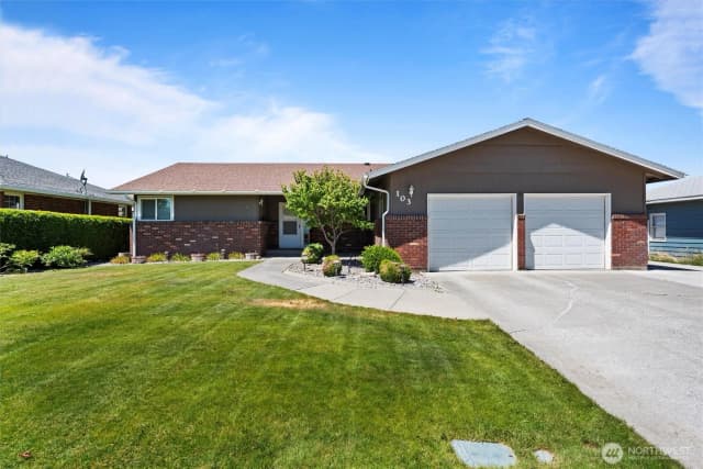 Property photo for 103 Crest Drive, Ephrata