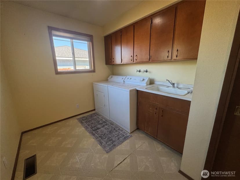 Property photo for 103 Crest Drive, Ephrata photo 16
