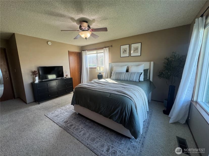 Property photo for 103 Crest Drive, Ephrata photo 9