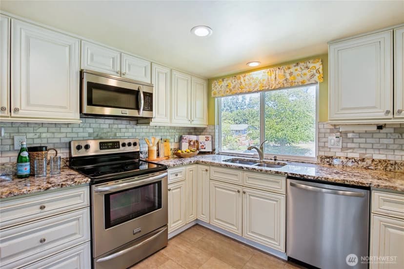Property photo for 5428 172nd Street Sw, Lynnwood photo 10
