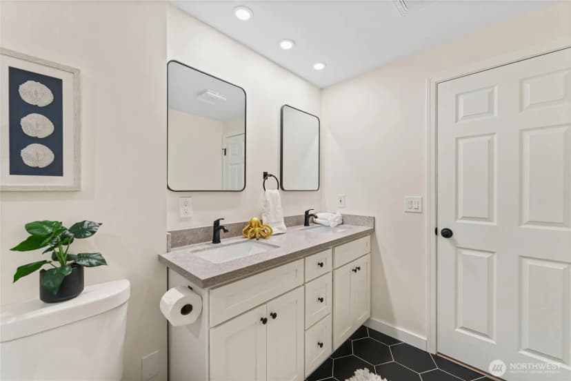 Property photo for 22720 90th Avenue W, Edmonds photo 22