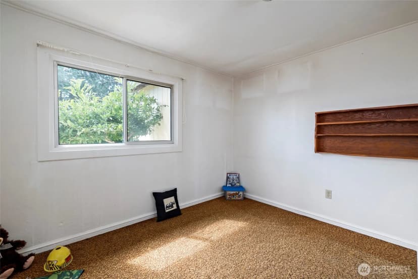 Property photo for 485 Se Jerome Street, Oak Harbor photo 18