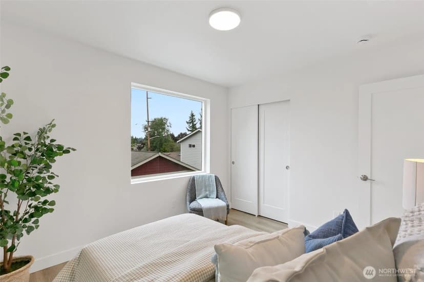 Property photo for 10508 Linden Avenue N, Seattle photo 15