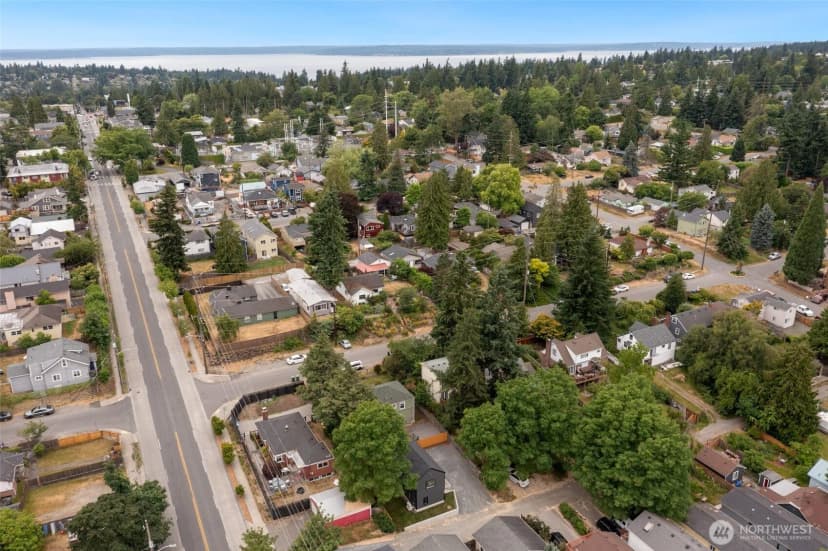 Property photo for 10508 Linden Avenue N, Seattle photo 22
