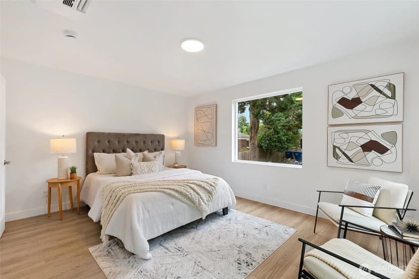 Property photo for 10508 Linden Avenue N, Seattle photo 10