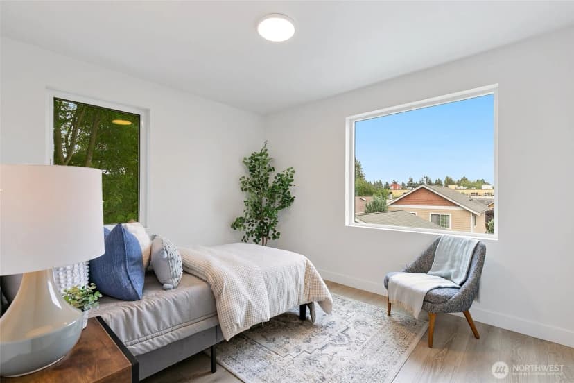 Property photo for 10508 Linden Avenue N, Seattle photo 13
