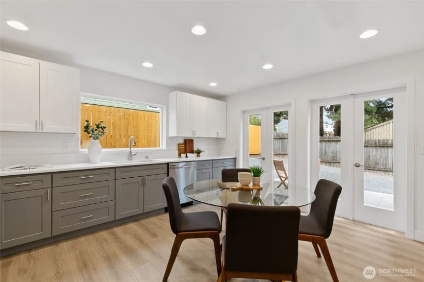 Property photo for 10508 Linden Avenue N, Seattle photo 6