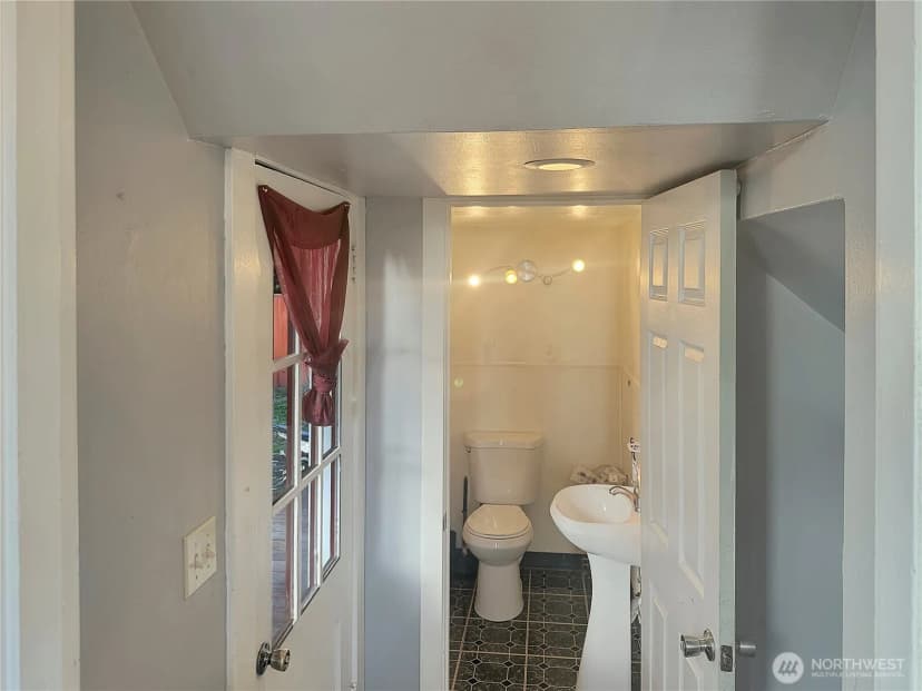 Property photo for 303 N 3rd Street, Montesano photo 11