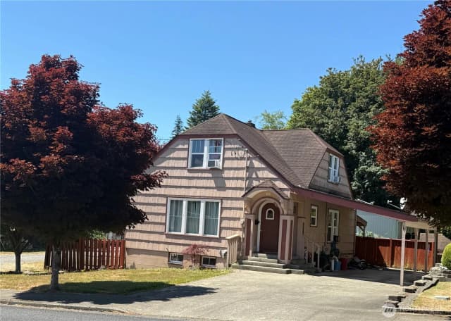 Property photo for 303 N 3rd Street, Montesano