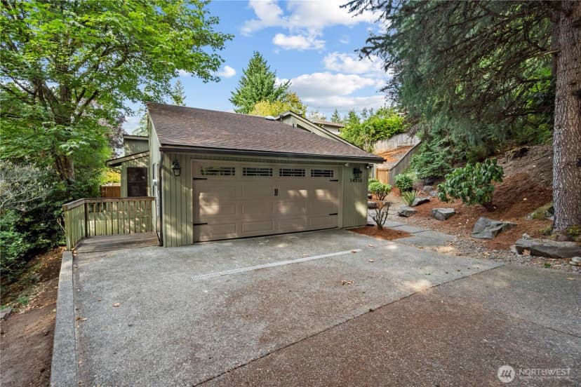 Property photo for 14310 Se 49th Street, Bellevue photo 2