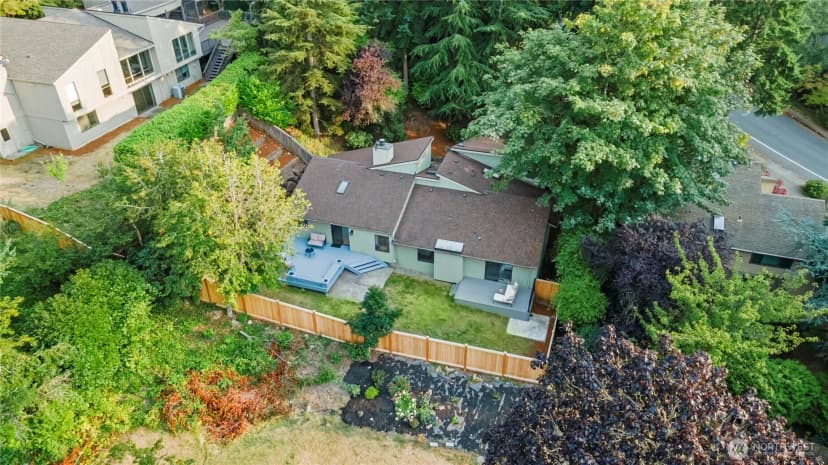 Property photo for 14310 Se 49th Street, Bellevue photo 3