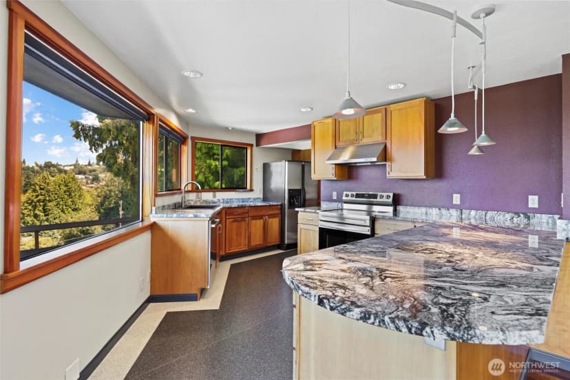 Property photo for 9315 California Avenue Sw, Seattle photo 12