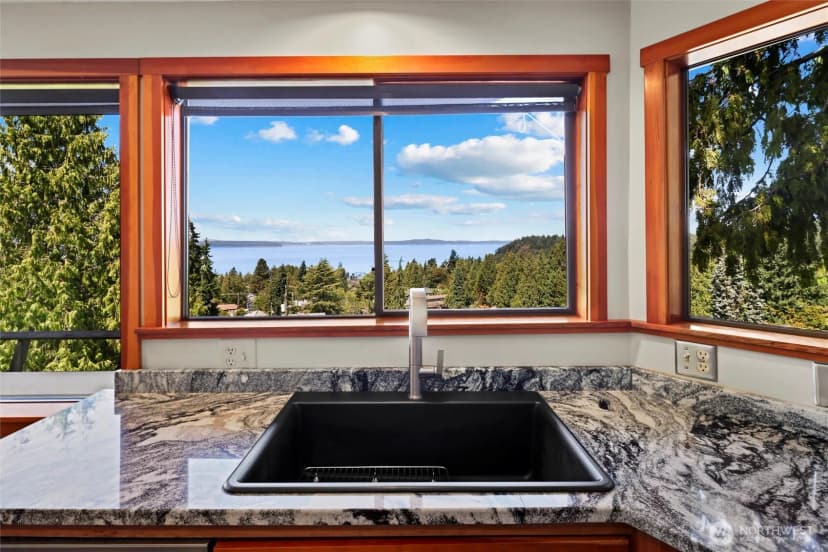 Property photo for 9315 California Avenue Sw, Seattle photo 15