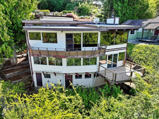 Property photo for 9315 California Avenue Sw, Seattle photo 4