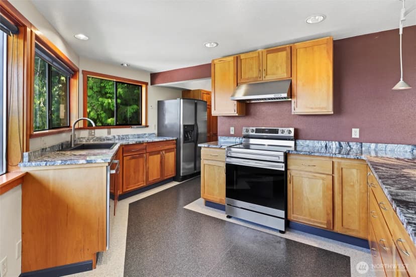 Property photo for 9315 California Avenue Sw, Seattle photo 14