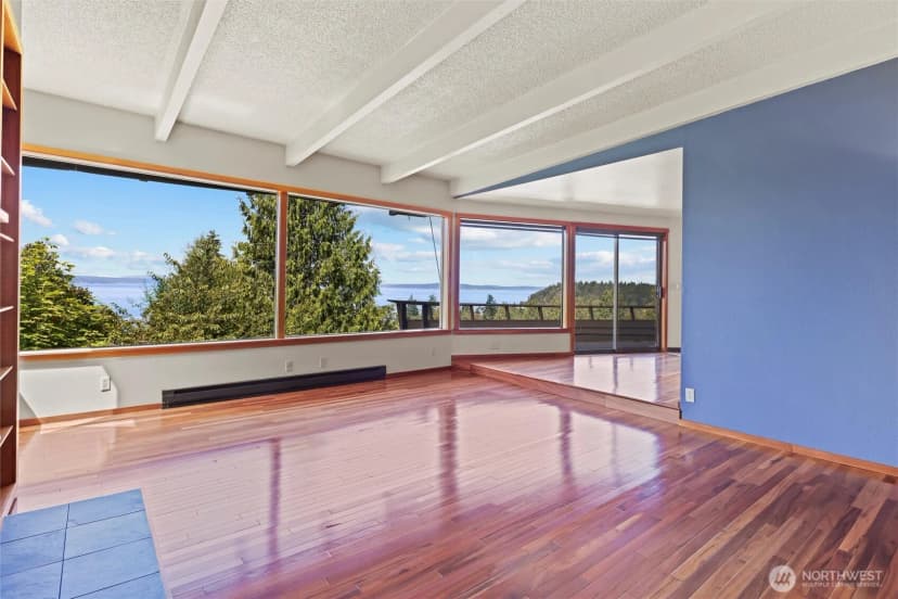 Property photo for 9315 California Avenue Sw, Seattle photo 10