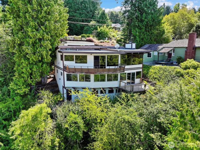 Property photo for 9315 California Avenue Sw, Seattle photo 5