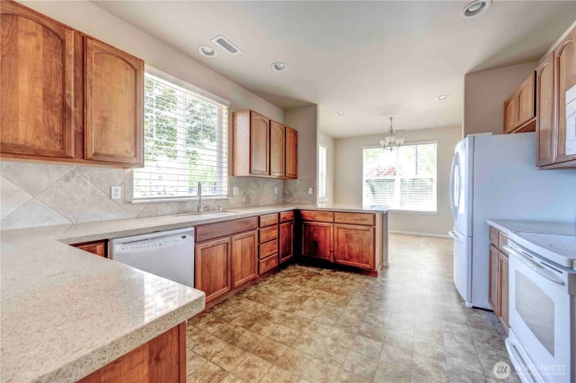 Property photo for 5000 Cypress Loop Ne, Lacey photo 8