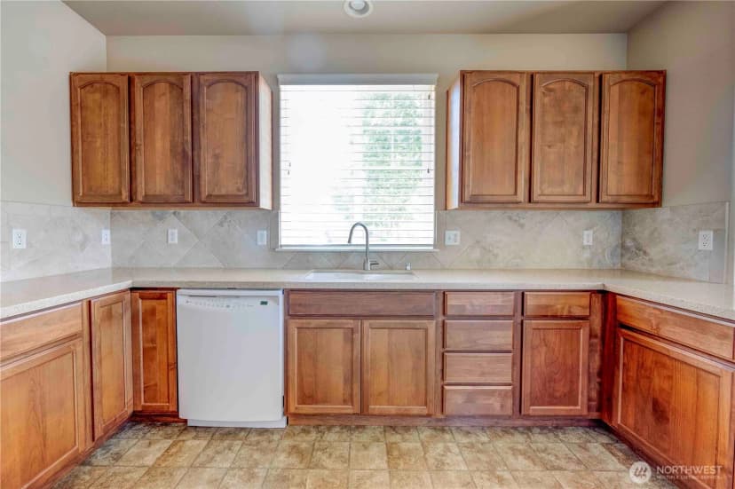 Property photo for 5000 Cypress Loop Ne, Lacey photo 9