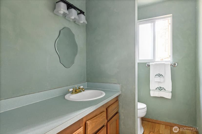 Property photo for 198 Nw Columbia Drive, Oak Harbor photo 15