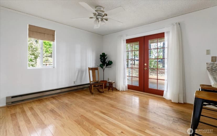 Property photo for 198 Nw Columbia Drive, Oak Harbor photo 9