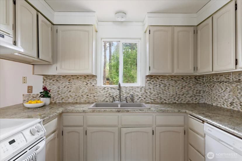 Property photo for 198 Nw Columbia Drive, Oak Harbor photo 14