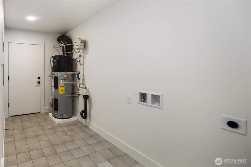 Property photo for 2618 A E Roy Street, Seattle photo 22