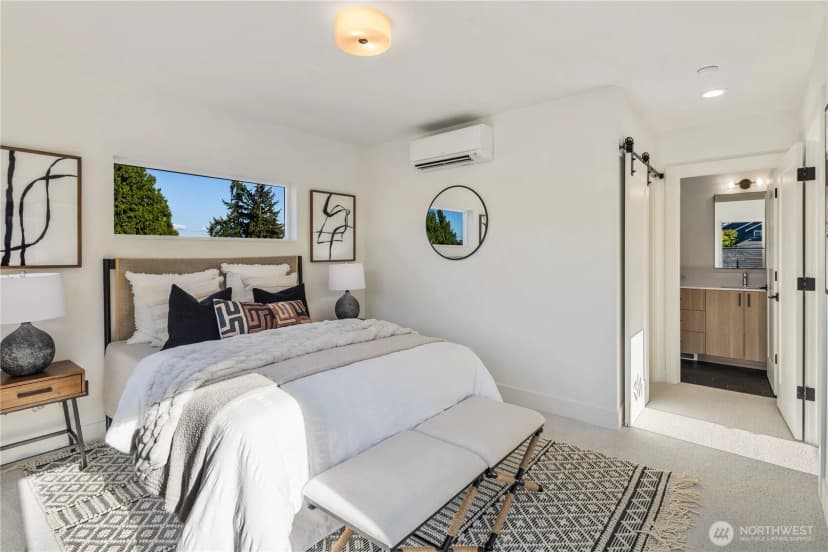 Property photo for 2618 A E Roy Street, Seattle photo 13