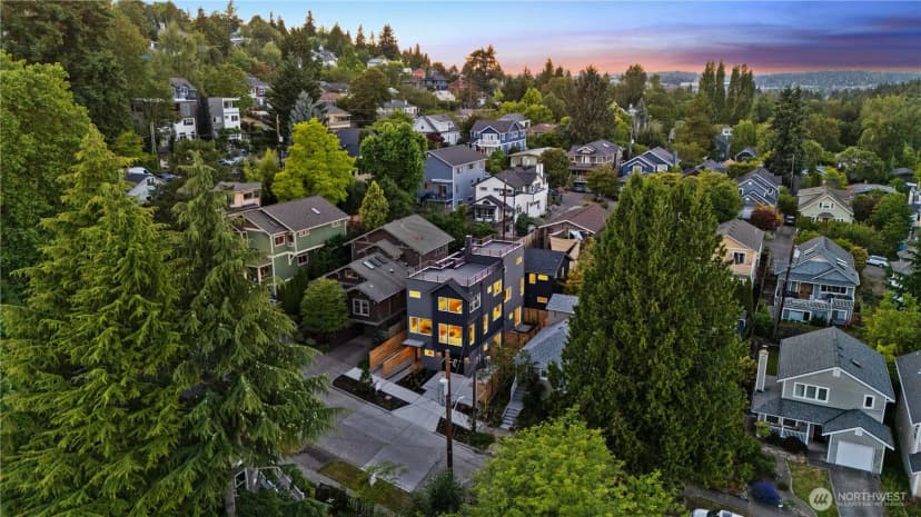 Property photo for 2618 A E Roy Street, Seattle photo 30