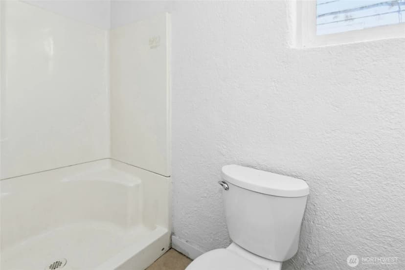 Property photo for 525 Central Avenue N, Kent photo 14