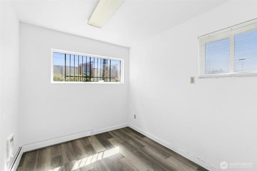 Property photo for 525 Central Avenue N, Kent photo 10