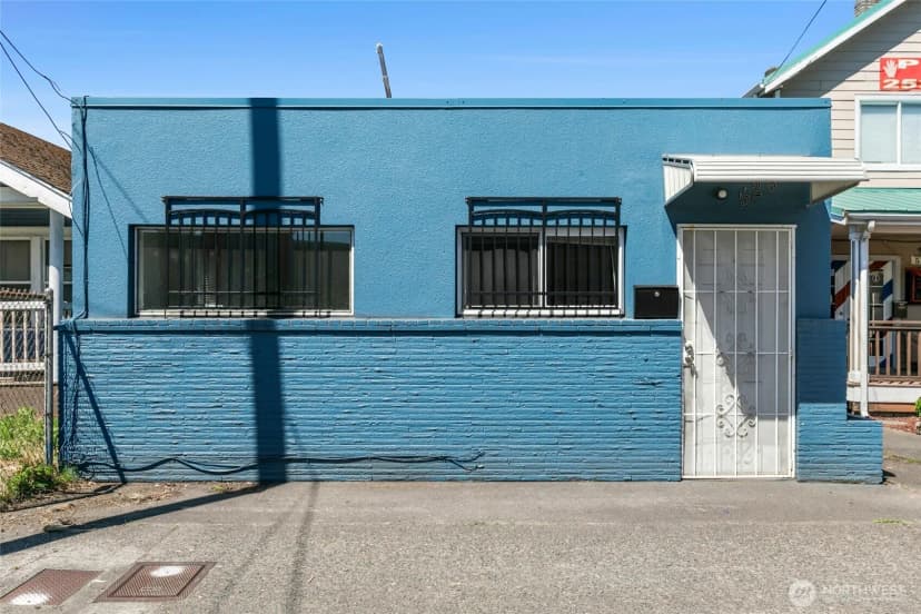 Property photo for 525 Central Avenue N, Kent photo 2
