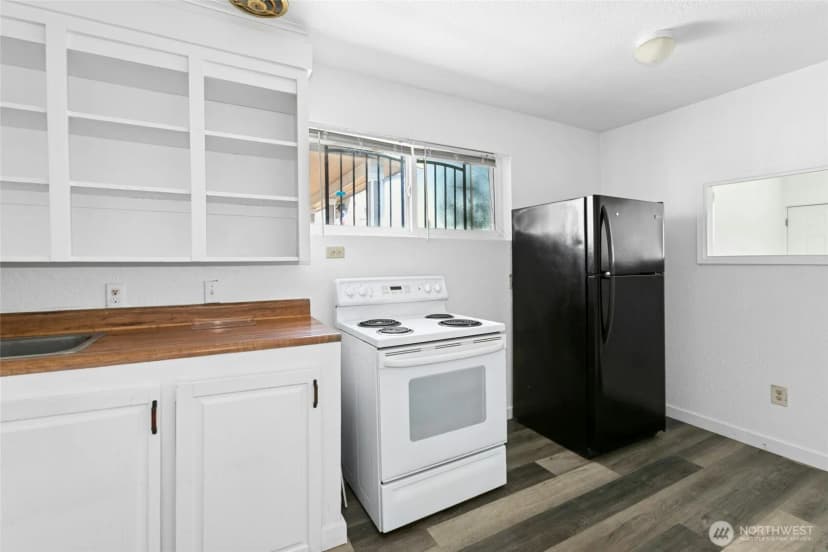 Property photo for 525 Central Avenue N, Kent photo 6
