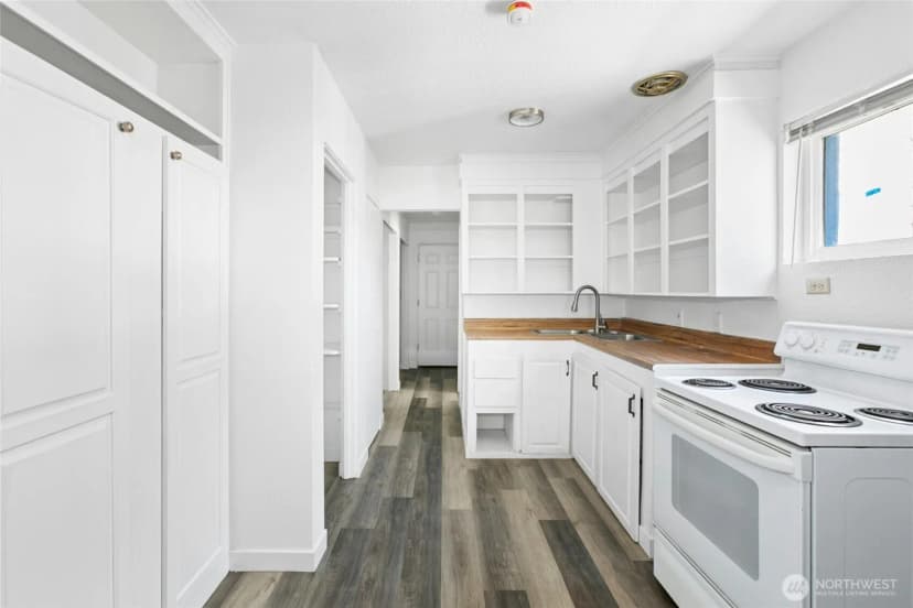 Property photo for 525 Central Avenue N, Kent photo 7