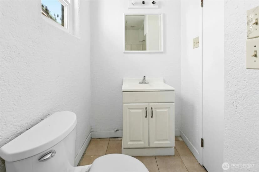 Property photo for 525 Central Avenue N, Kent photo 13