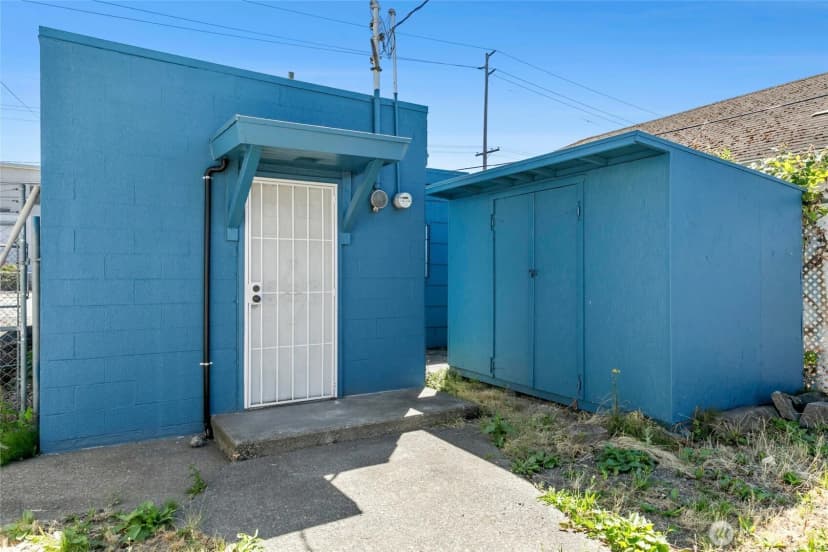 Property photo for 525 Central Avenue N, Kent photo 3