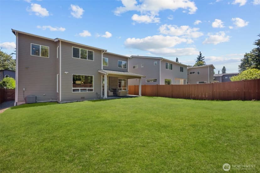 Property photo for 23422 26th Avenue Se, Bothell photo 36