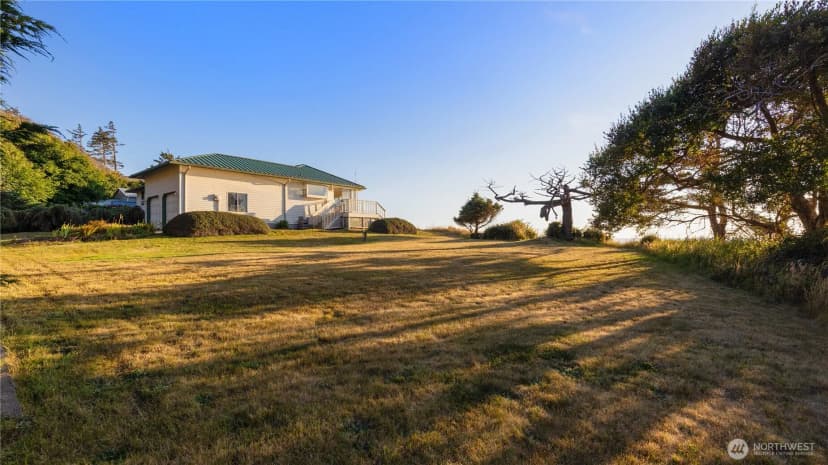 Property photo for 2377 West Beach Road, Oak Harbor photo 31